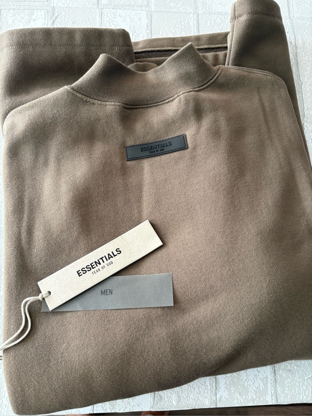 Essentials Men’s Taupe mock turtleneck Crewneck Sweatshirt small NEW